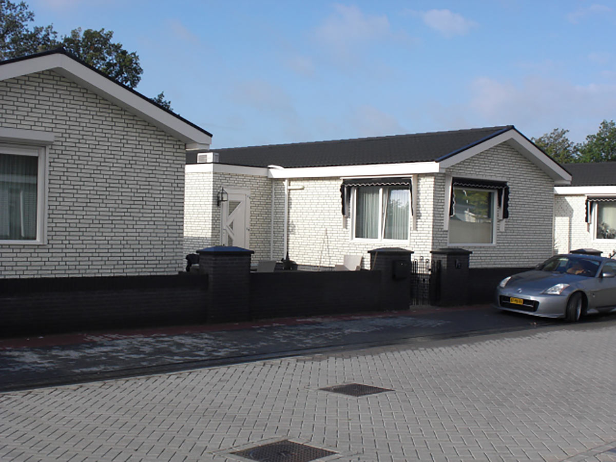 Wohnpark in den NL mit Zierer Fassaden-Elementen Klinkerstruktur weiß